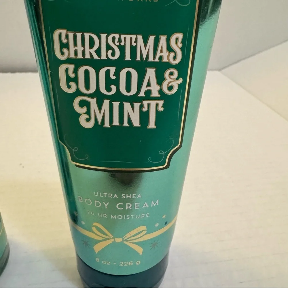 Bath & Body Works Christmas Cocoa & Mint Body Cream & Fine Fragrance Mist.
